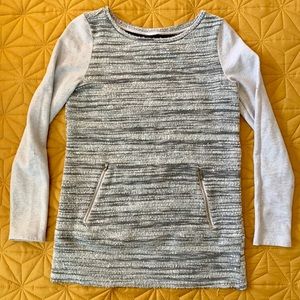 LOFT cream & black sweatshirt with pockets